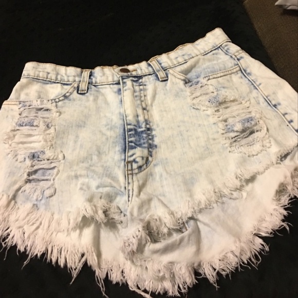 🇺🇸American Flag Ripped Denim Shorts🇺🇸 - Picture 2 of 2